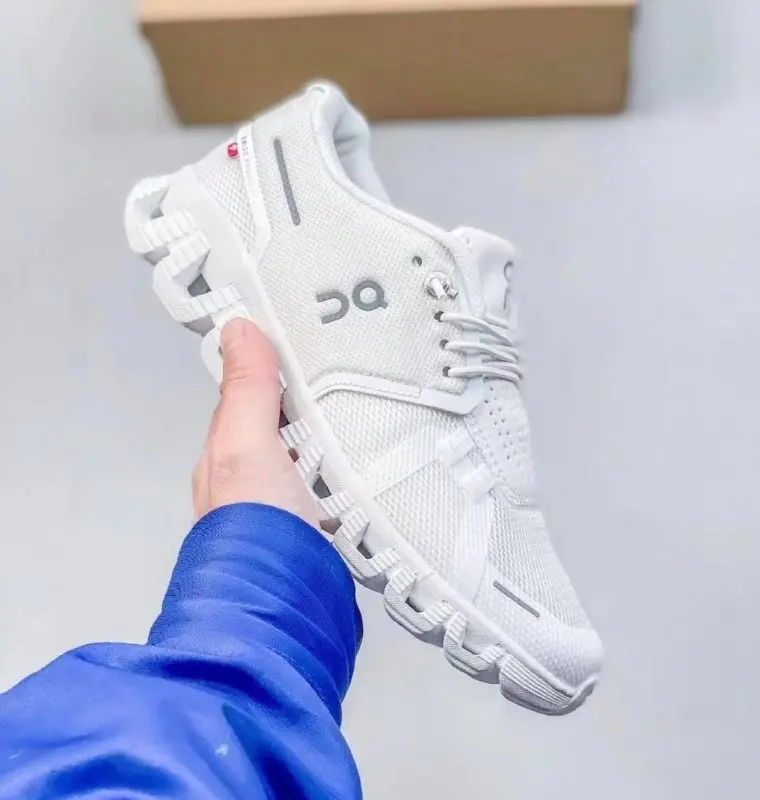 On Cloud 5 Running Shoes